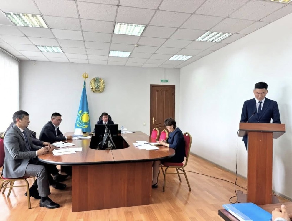 Шал ақын ауданының әкімі Қайрат Омаровтың төрағалығымен аппараттық кеңес өтті